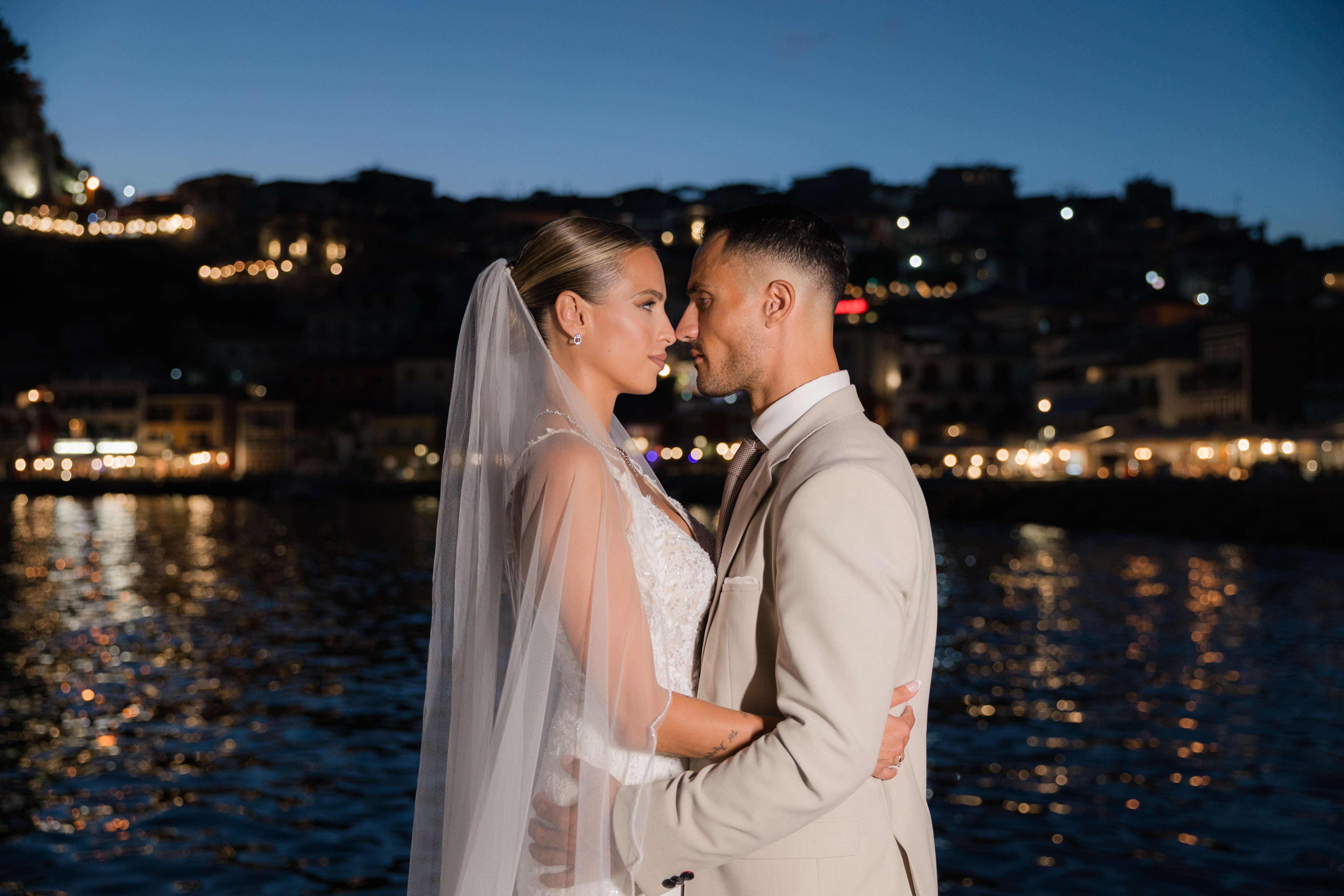 Elegant wedding moment 2