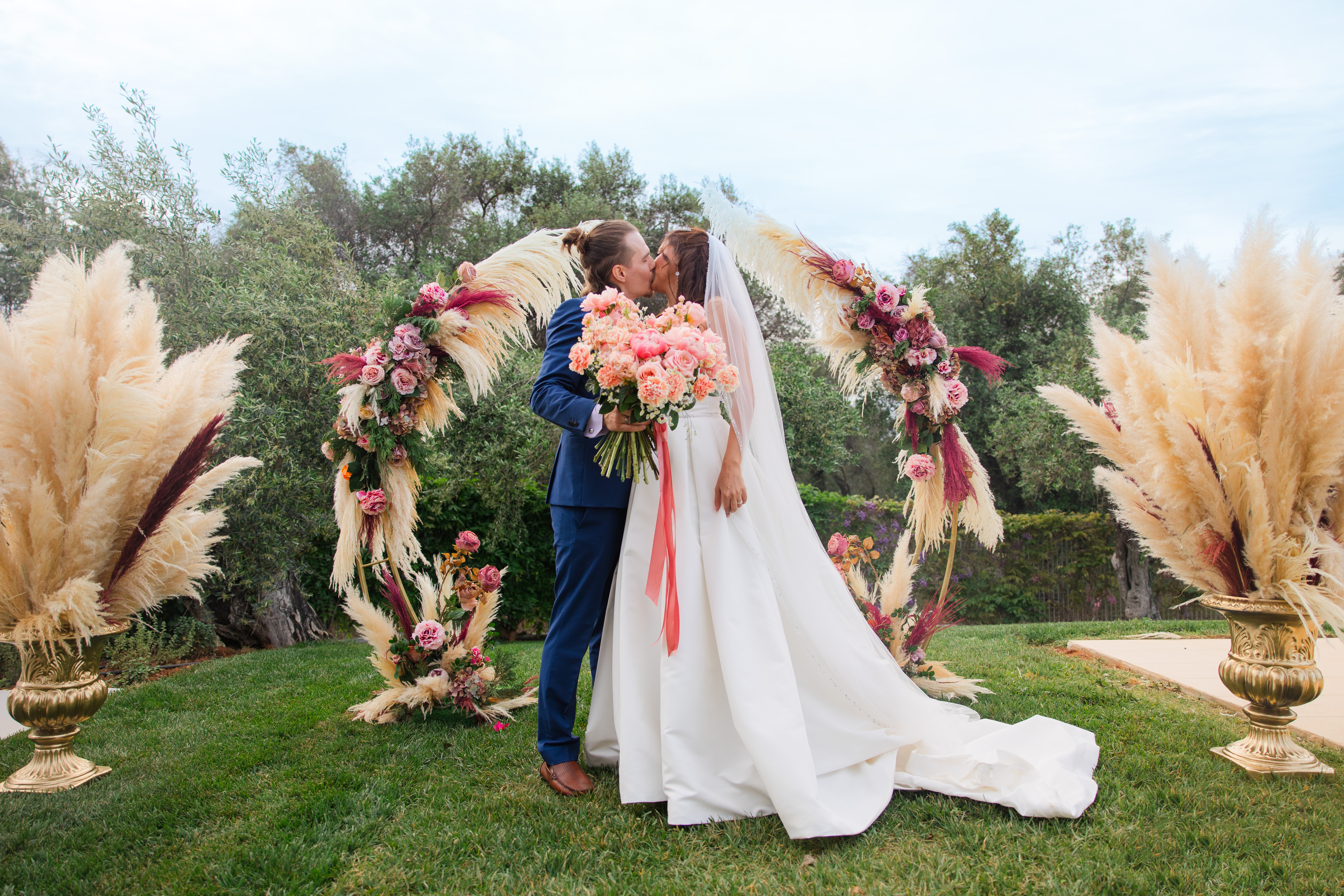 Elegant wedding moment 5